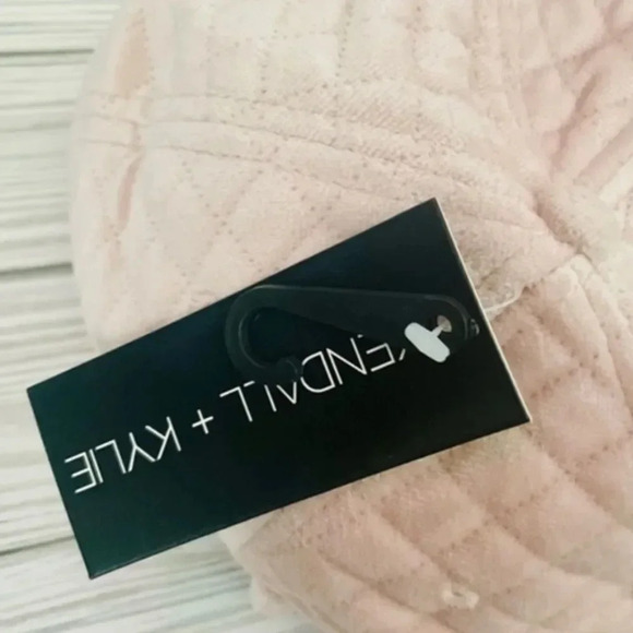 KENDALL + KYLIE PINK AND BLACK QUILTED VELOUR BASEBALL HAT O/S - Picture 11 of 14